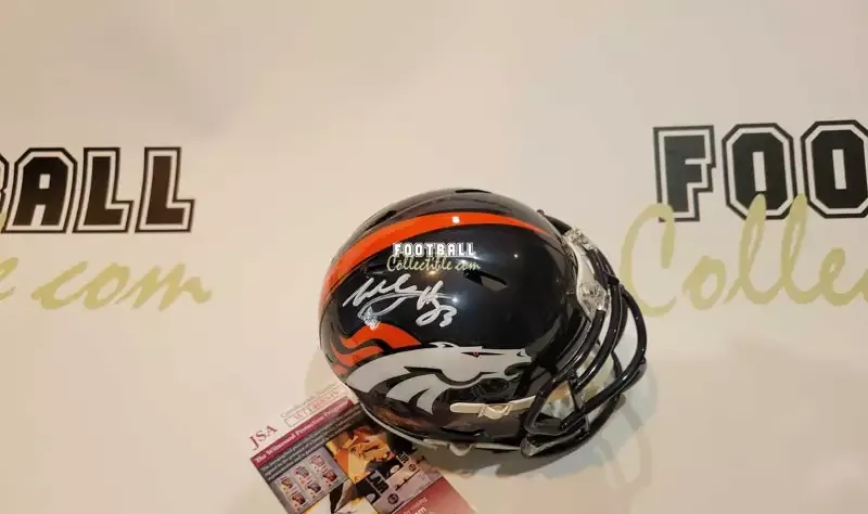 Willis McGahee Autographed Denver Broncos Mini Helmet